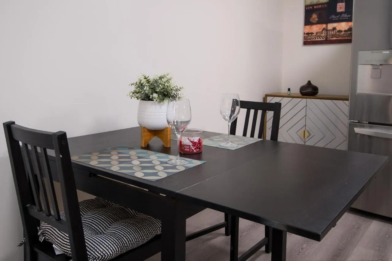 Bright Private Suite Near Departure Bay Beach Nanaimo