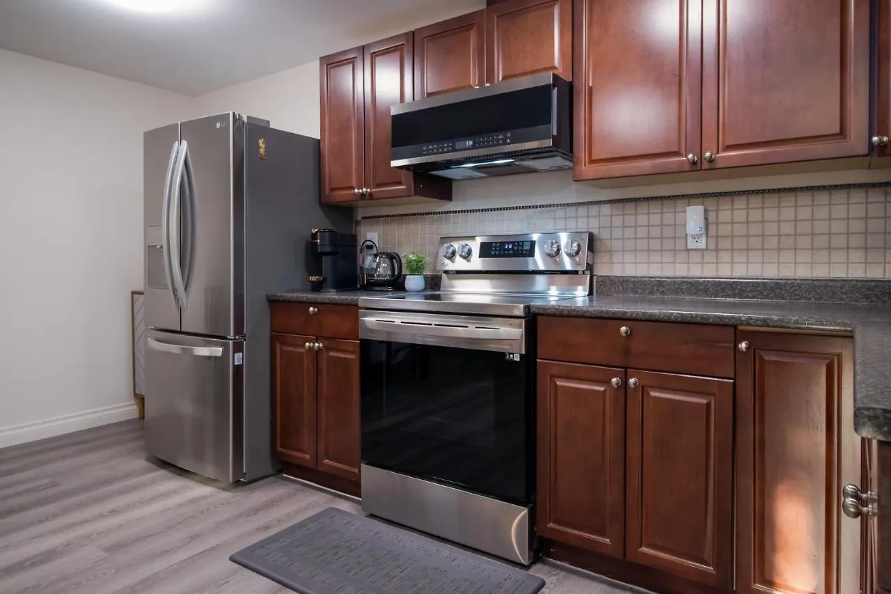 Apartment Bright Private Suite Near Departure Bay Beach Nanaimo