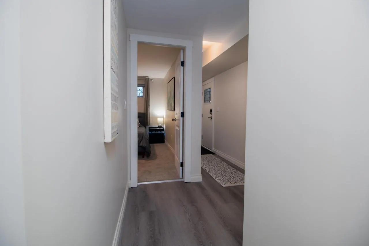 Apartment Bright Private Suite Near Departure Bay Beach Nanaimo