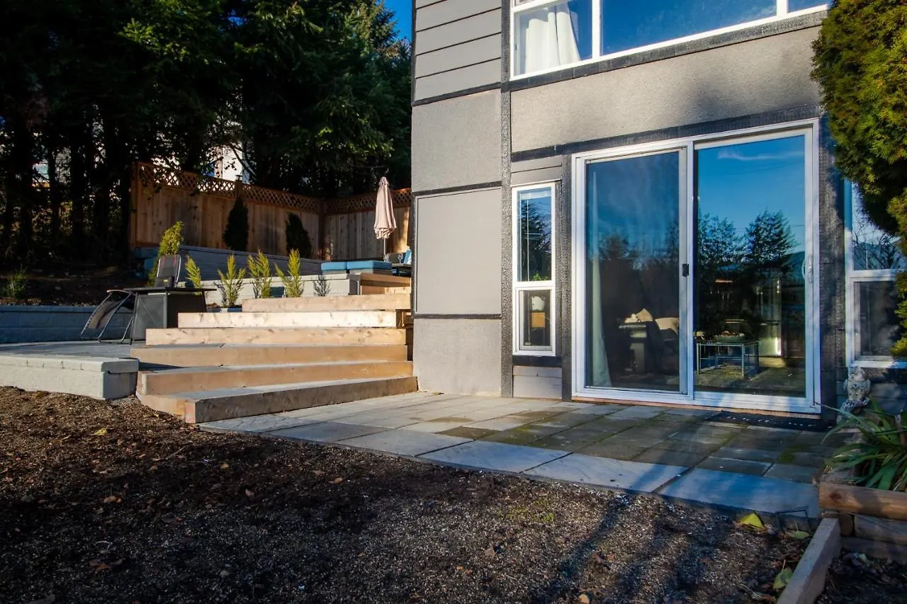 Bright Private Suite Near Departure Bay Beach Nanaimo Apartment
